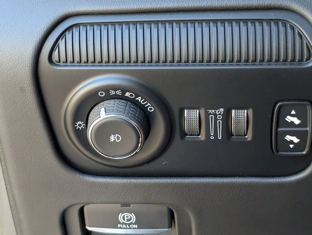 Used 2022 Gray Jeep Series III image 30