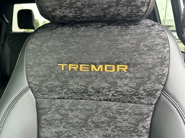 New 2026 Agate Black Metallic FORD Tremor® image 15