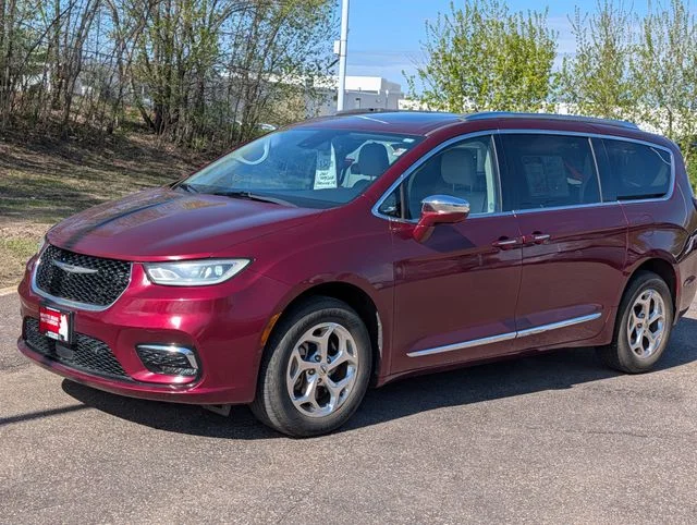 Used 2021 Chrysler Pacifica Limited with VIN 2C4RC3GG8MR588101 for sale in White Bear Lake, Minnesota