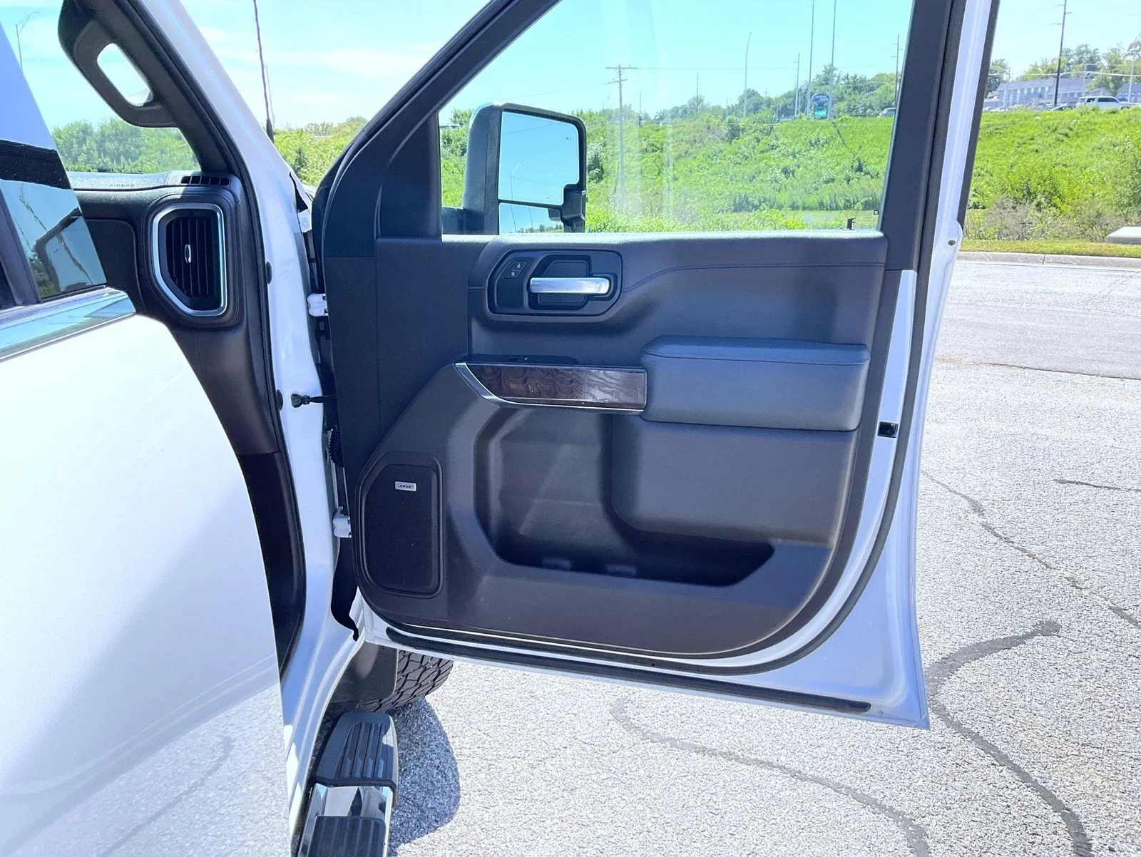 Used 2020 White GMC Denali image 16