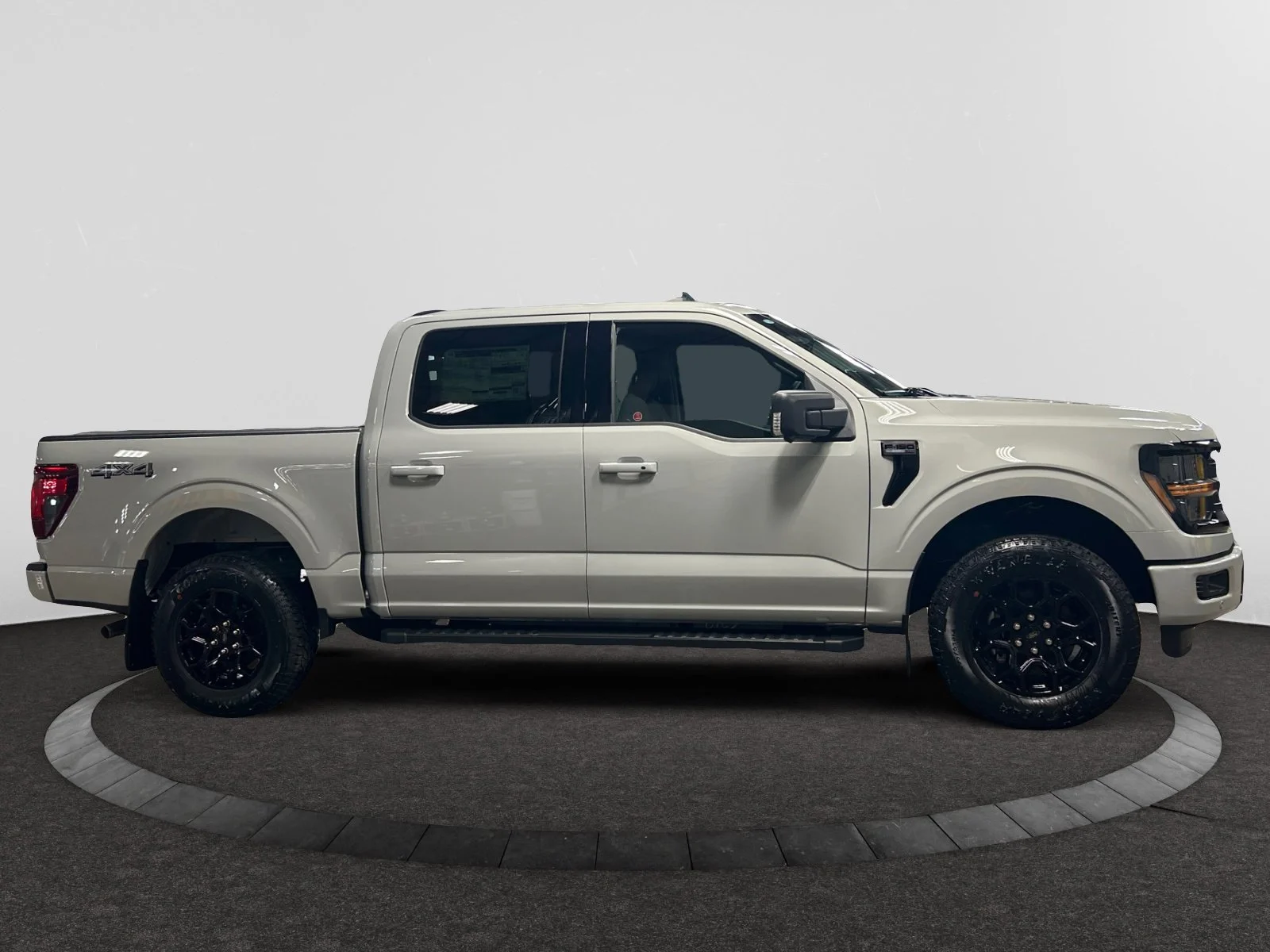 New 2026 Avalanche Ford XLT image 6