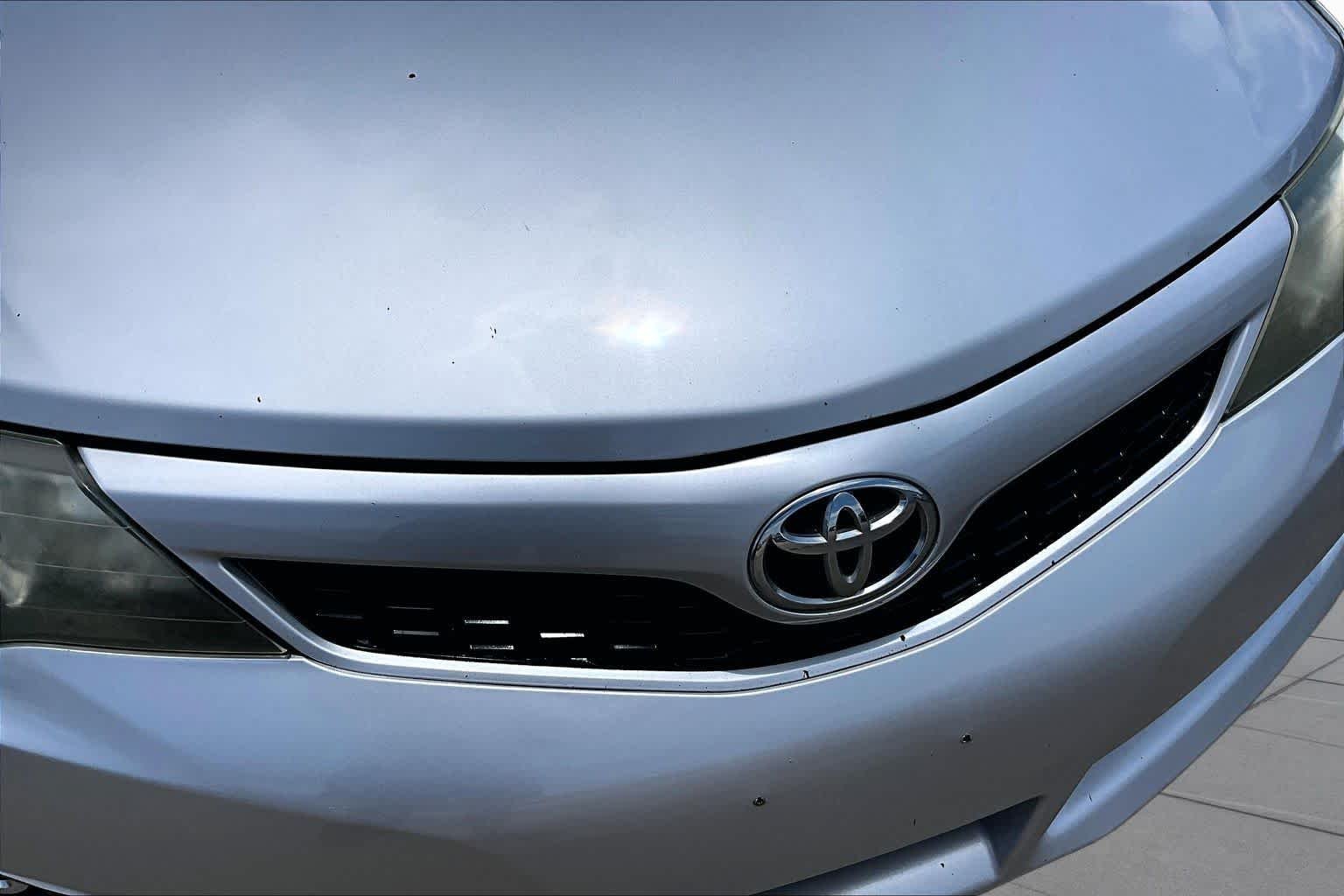 Used 2012 Classic Silver Metallic Toyota SE image 27