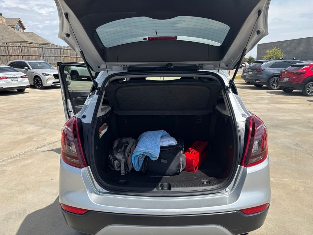 Used 2019 Silver Buick Preferred image 11