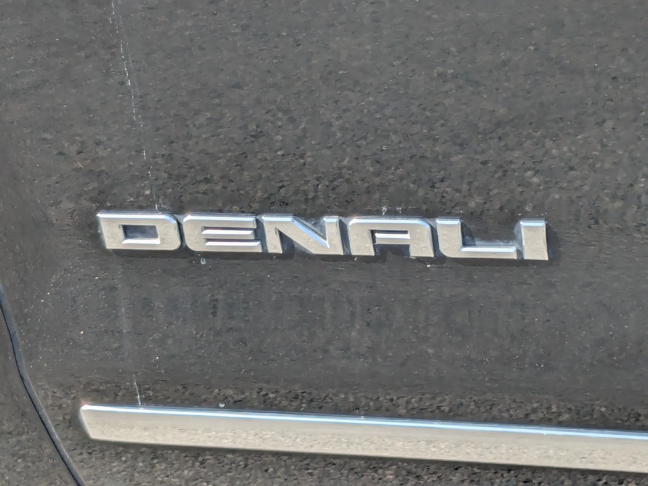 Used 2017 Onyx Black GMC Denali image 13