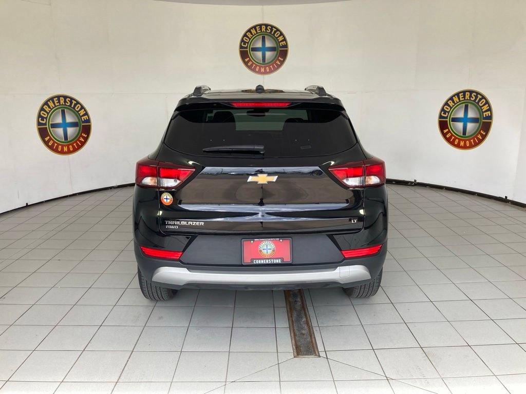 Used 2025 Mosaic Black Metallic Chevrolet LT image 20