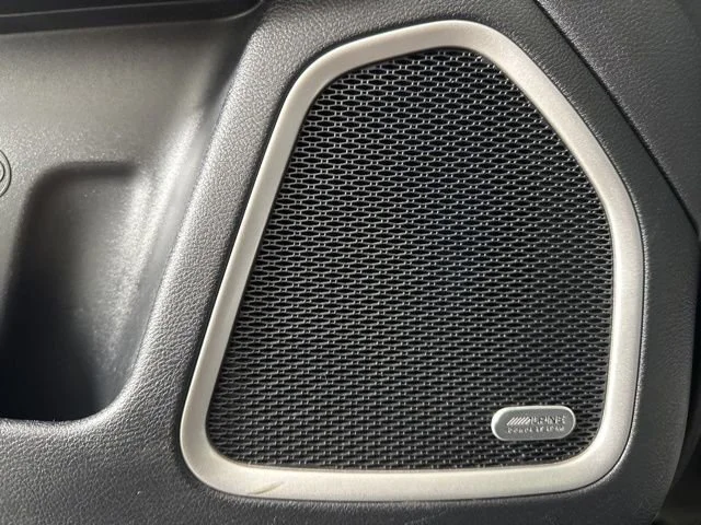 Used 2021 Black Jeep Altitude image 25