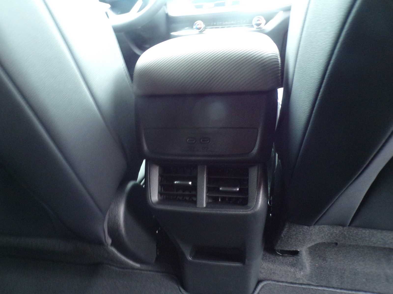 2027 Chevrolet Equinox LT - Photo 21