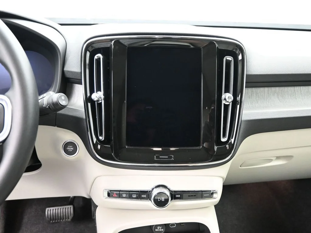 Certified Used 2025 Onyx Black Volvo Ultra image 12