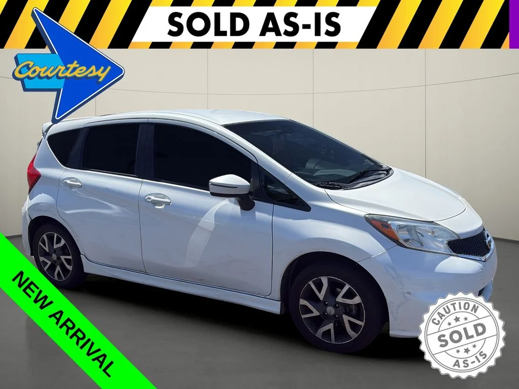 2015 Nissan Versa Note 1.6 SR CVT's photo