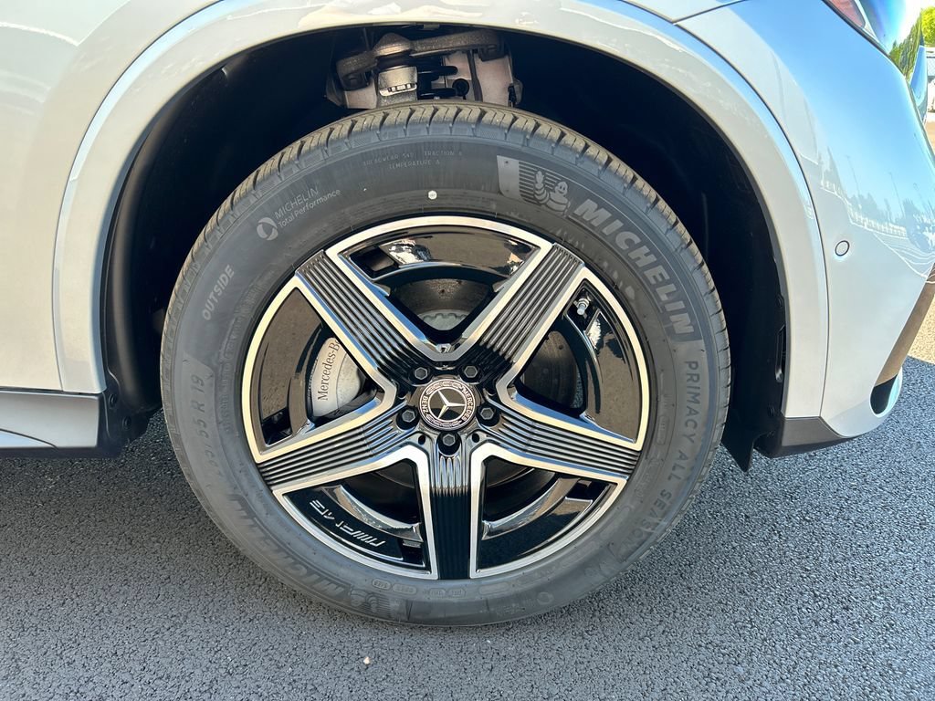 New 2026 Cirrus Silver Metallic Mercedes-Benz GLC300 image 65