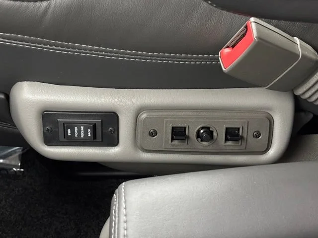Used 2021 SPECIAL EXTERIOR COLOR Chevrolet LS image 33