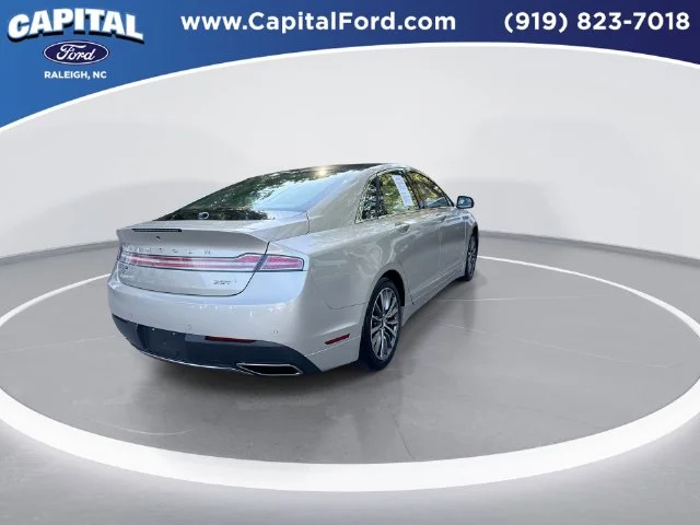 Used 2017 Gold Lincoln Premiere image 8