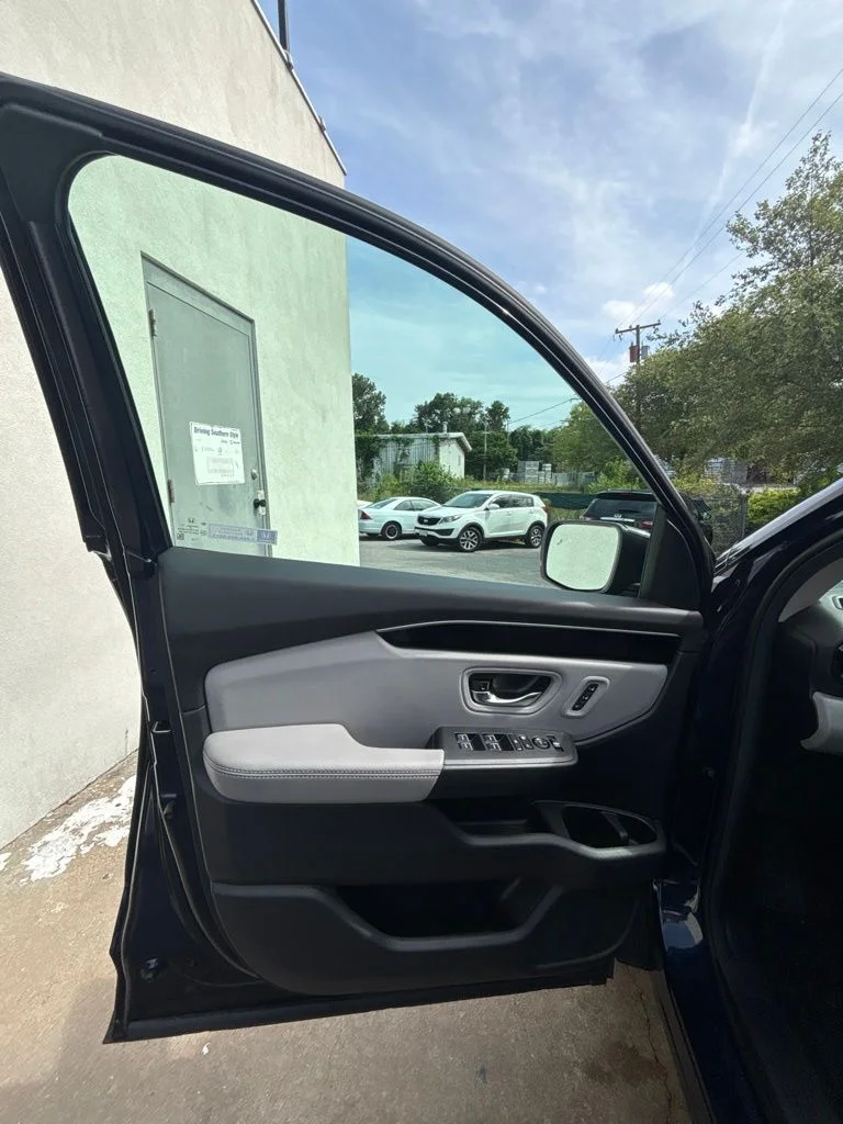 Used 2025 Blue Honda EX-L image 10