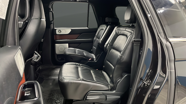 Used 2020 Black Lincoln Reserve image 23