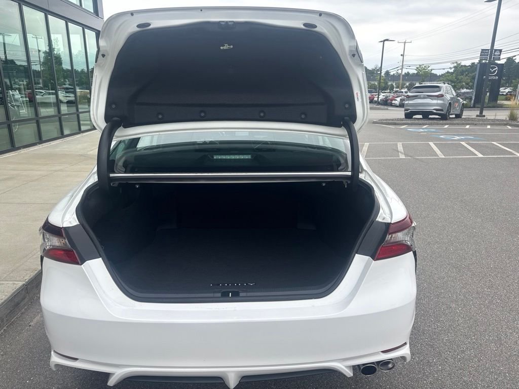 Used 2024 Ice Toyota SE image 5