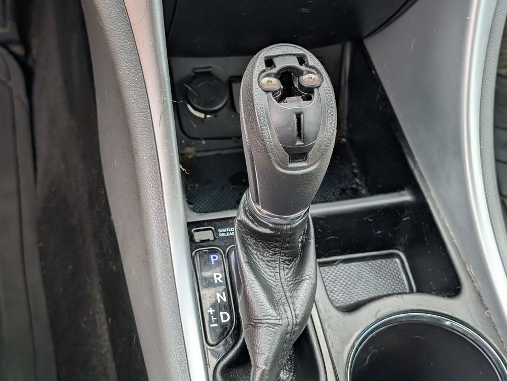 Used 2013 Blue Hyundai GLS image 23