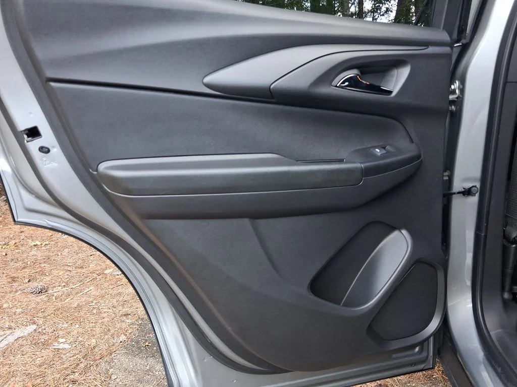 Used 2024 Gray Chevrolet ACTIV image 26