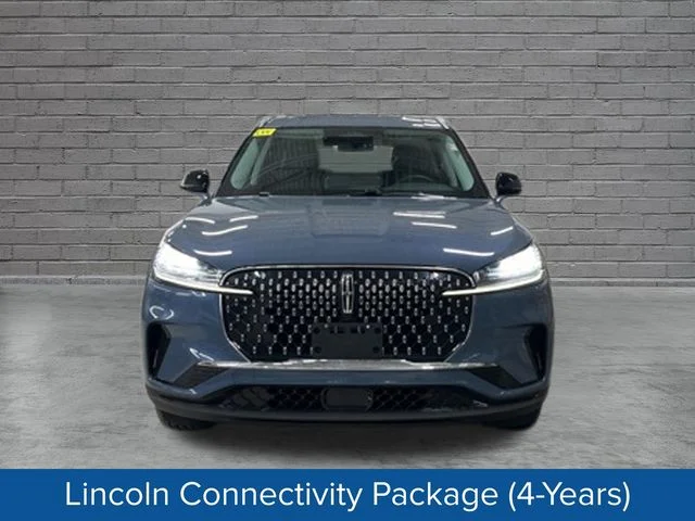 New 2026 Whisper Blue Metallic Clearcoat Lincoln Premiere® image 3