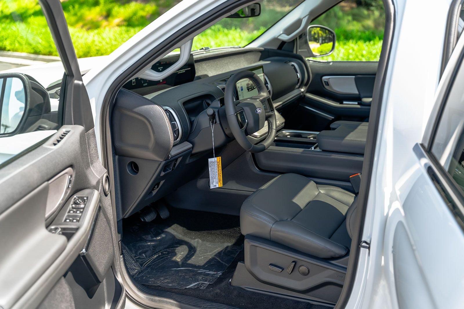New 2027 Star White Metallic Tri-Coat Ford Active image 17