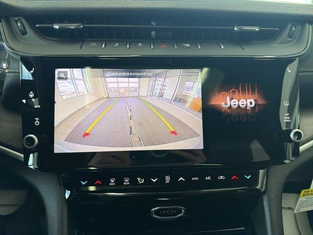 New 2026 Silver Zynith Exterior Paint Jeep Laredo image 22