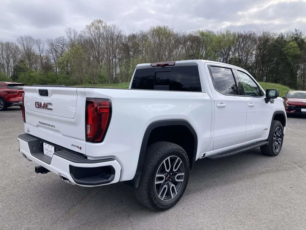 New 2026 Summit White GMC AT4 image 4