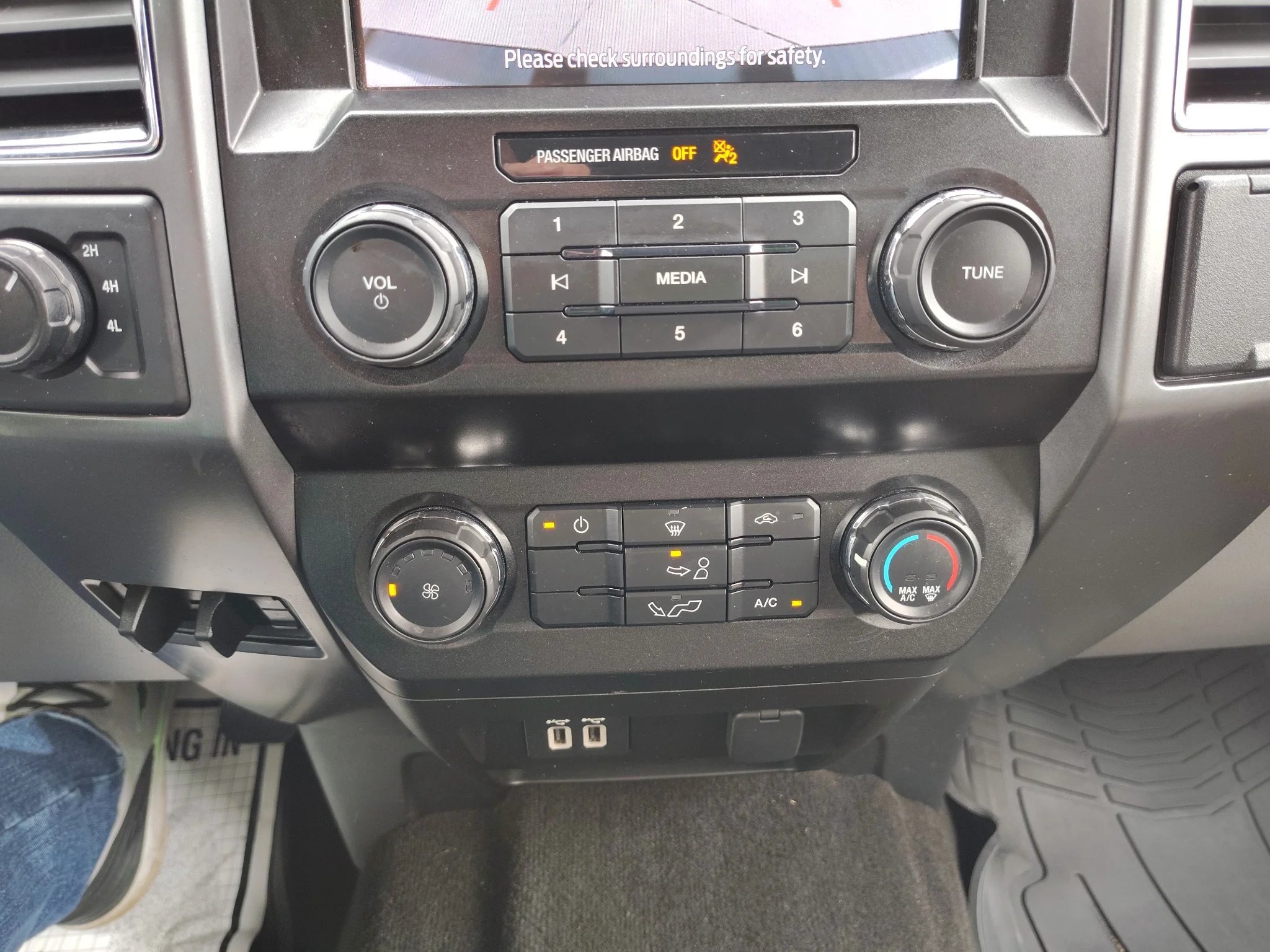 Used 2020 Oxford White Ford XLT image 22