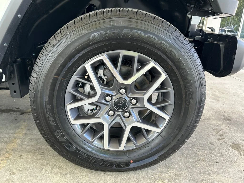 Used 2025 White Jeep Sahara image 22