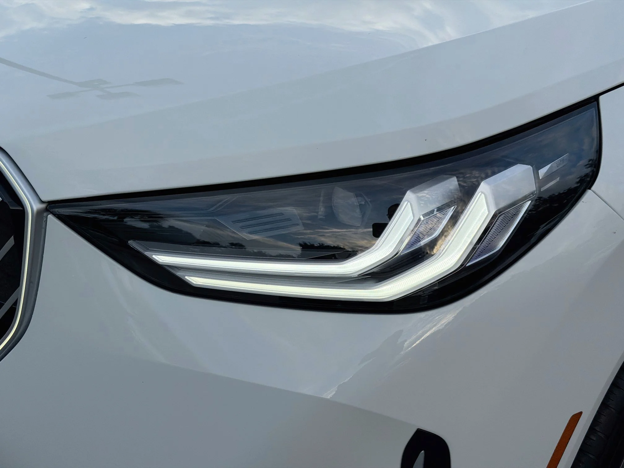 New 2026 Alpine White BMW 30 xDrive image 9