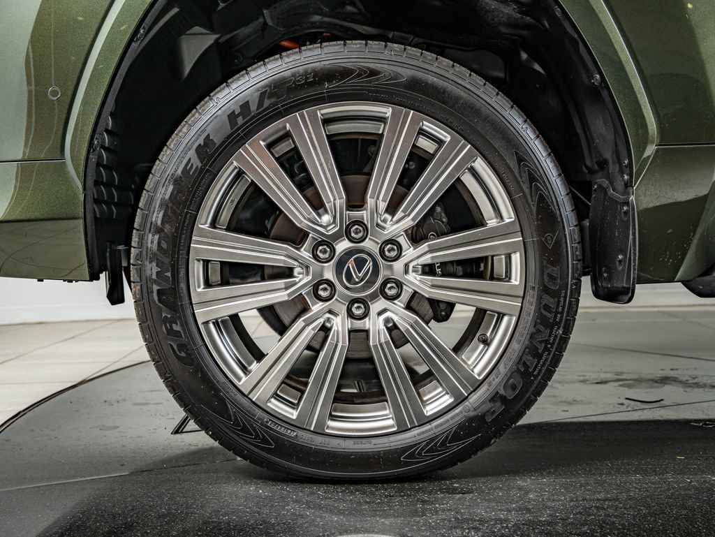 New 2025 Nori Green Pearl Lexus 700h Ultra Luxury image 10