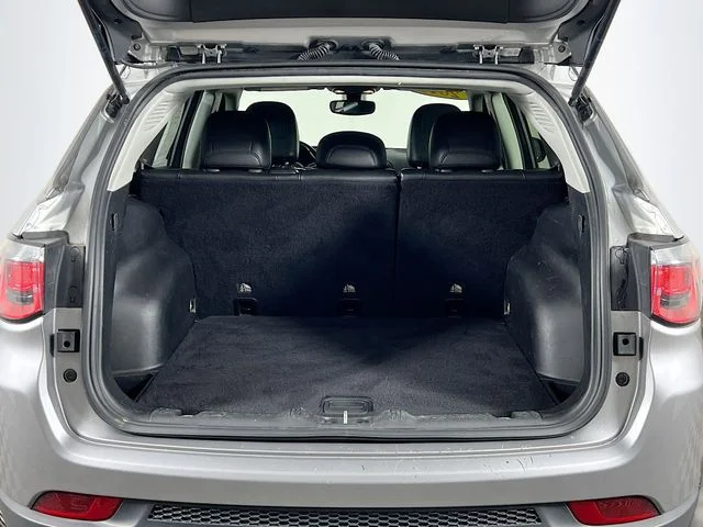 Used 2019 Silver Jeep Trailhawk image 24
