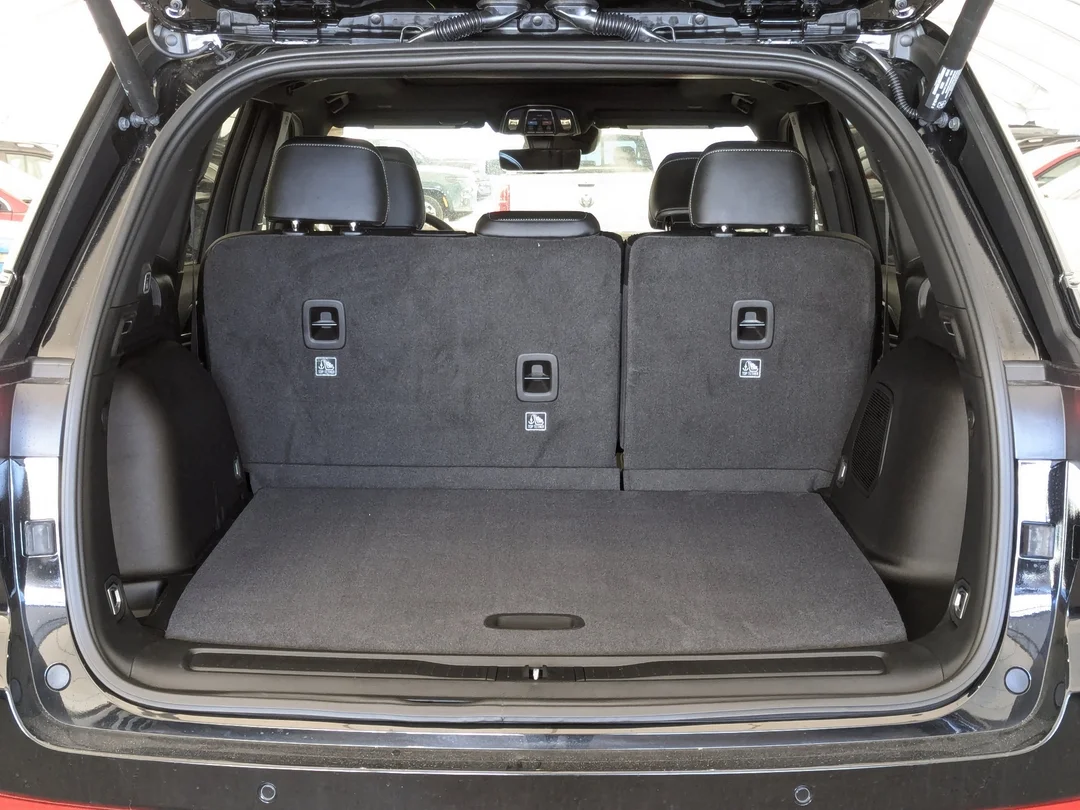 New 2026 Black Jeep Limited Reserve - - 4x4 - Panoramic Sunroof - Leather Seats - Adaptive Cruise Control & More! image 29