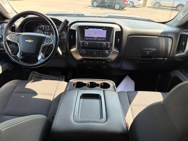 Used 2018 Silver Ice Metallic Chevrolet LT image 22