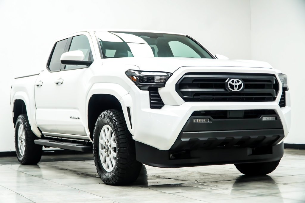 Used 2024 White Toyota SR5 image 5