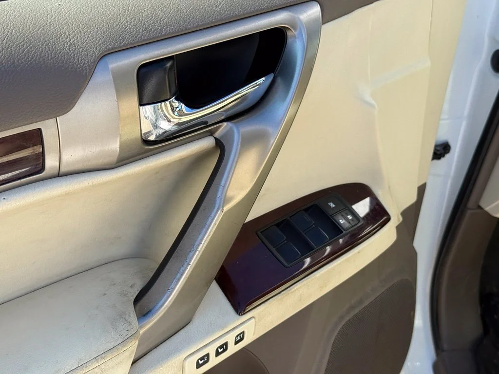 Used 2015 White Lexus 460 image 11