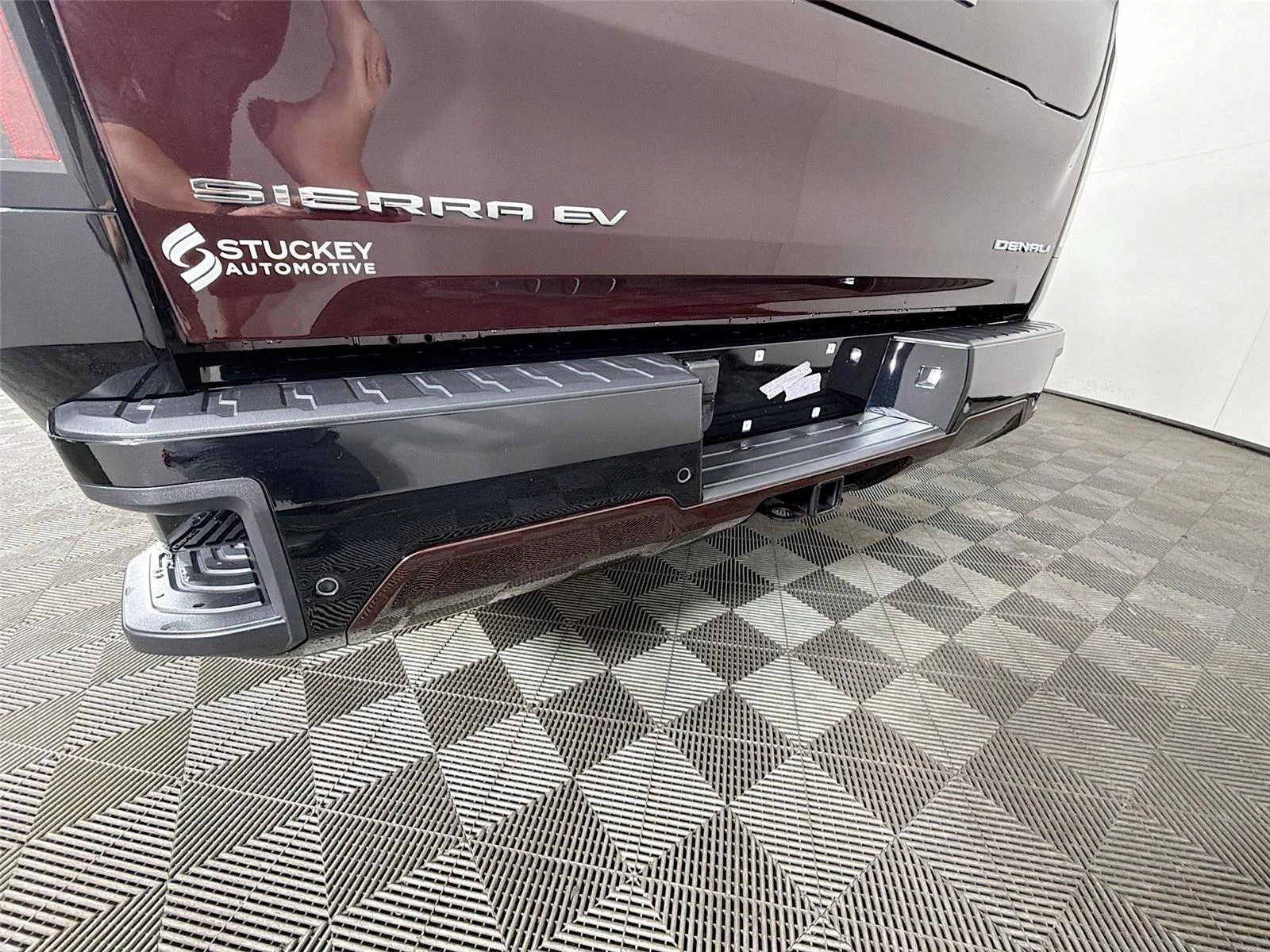 2025 GMC Sierra EV Denali - Photo 36