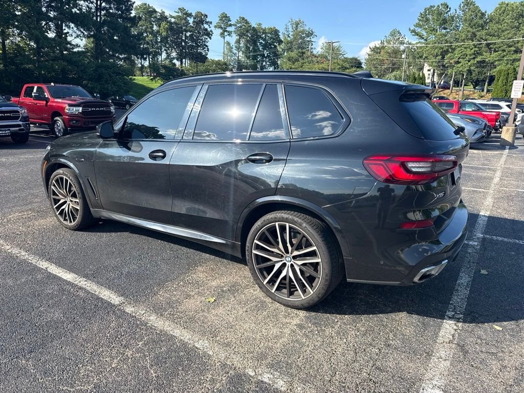 Used 2019 Black BMW xDrive40i image 3