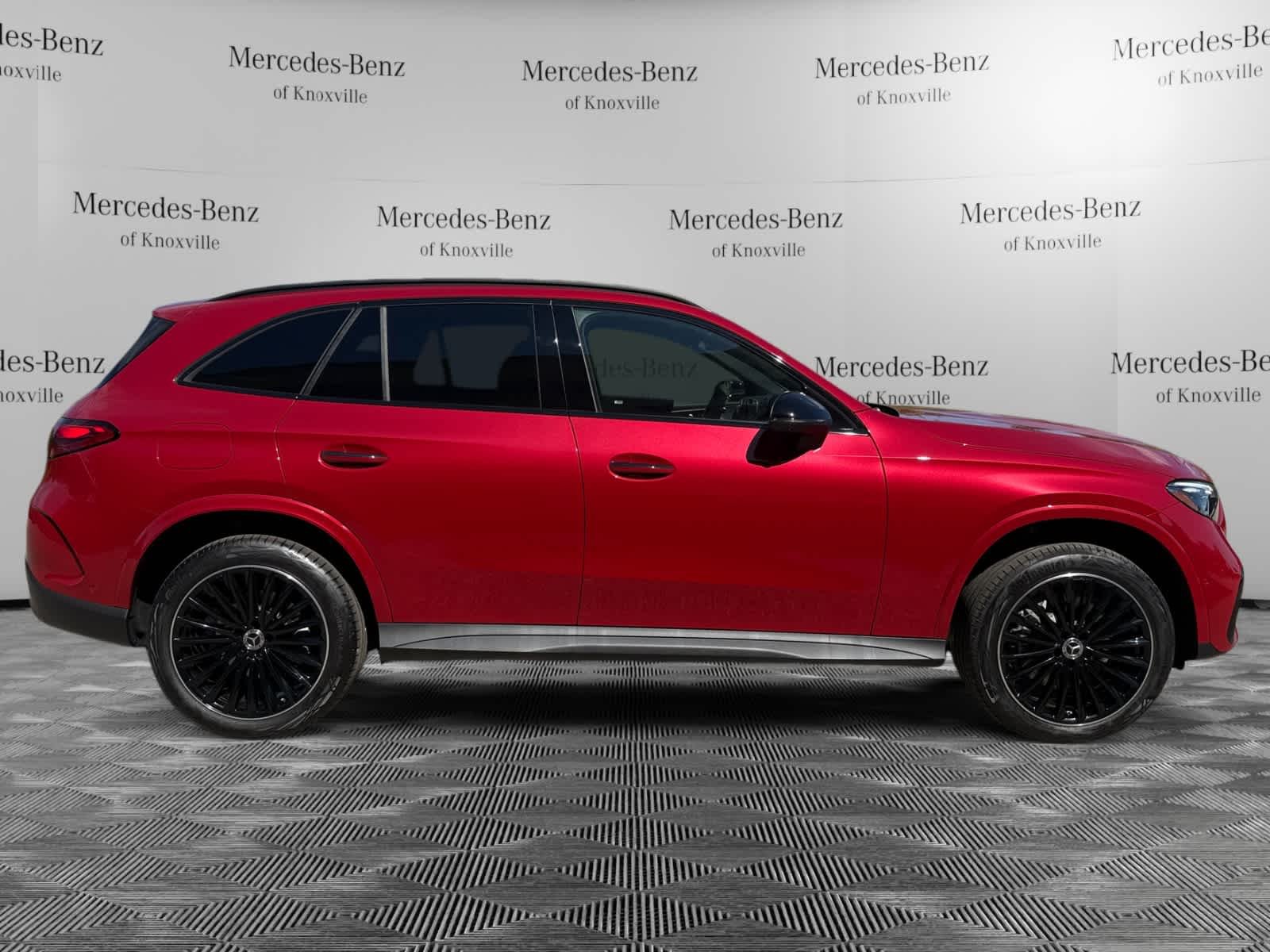 New 2027 MANUFAKTUR Patagonia Red Metallic Mercedes-Benz GLC 300 image 6