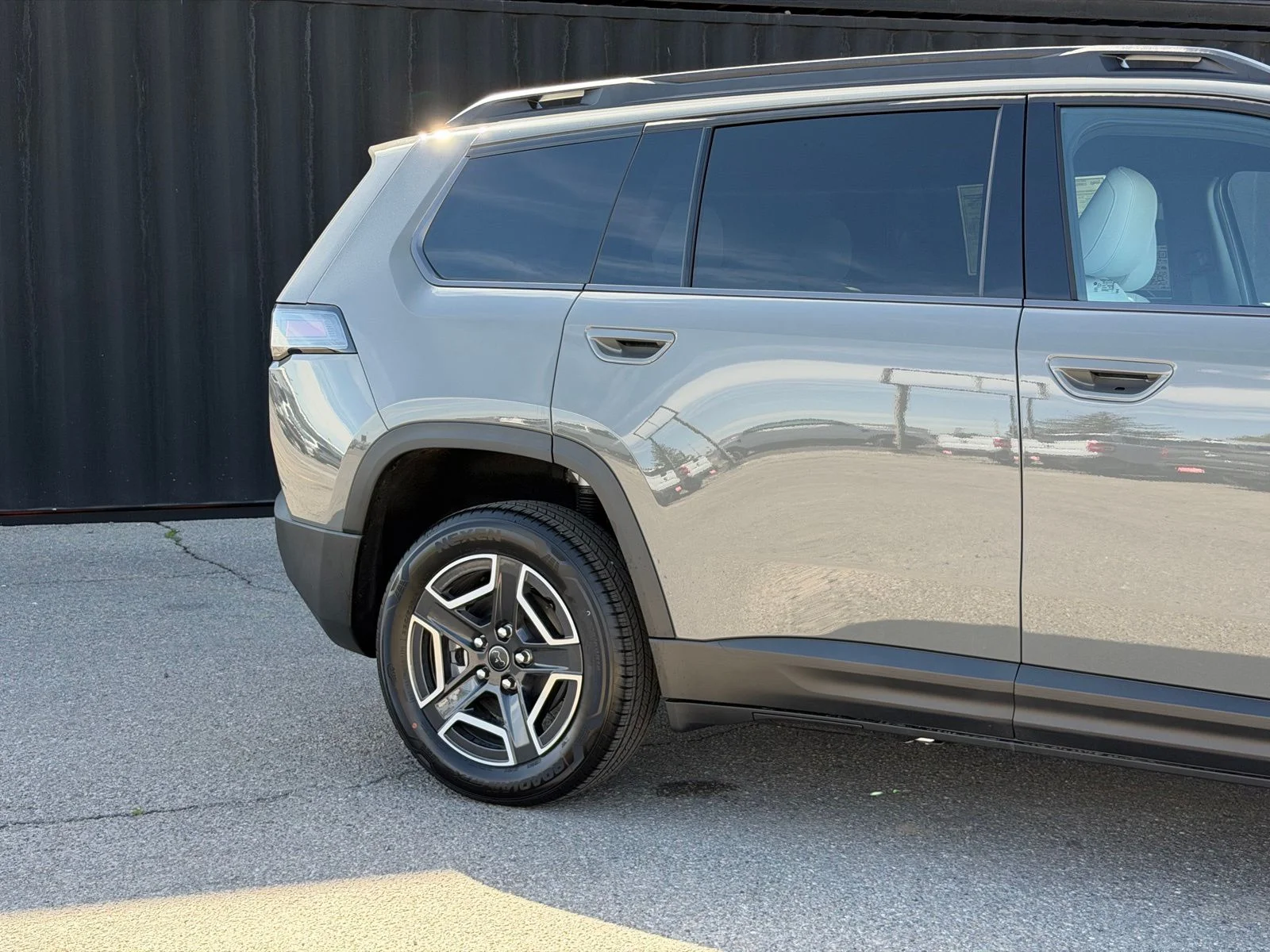 New 2026 Sting-Gray Clear-Coat Exterior Paint Jeep Laredo image 5
