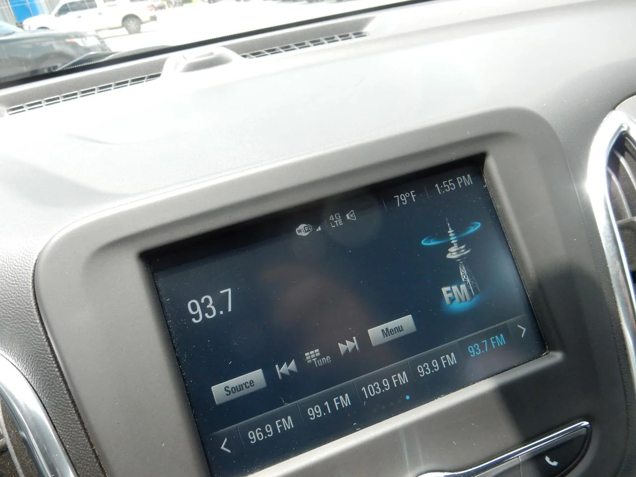 Used 2018 White Chevrolet FWD 4DR LT W/1LT image 34