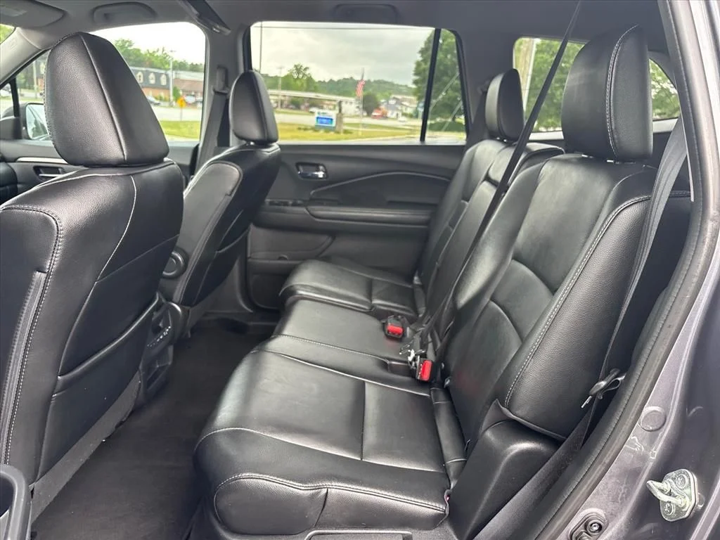 Used 2016  Honda EX-L image 16