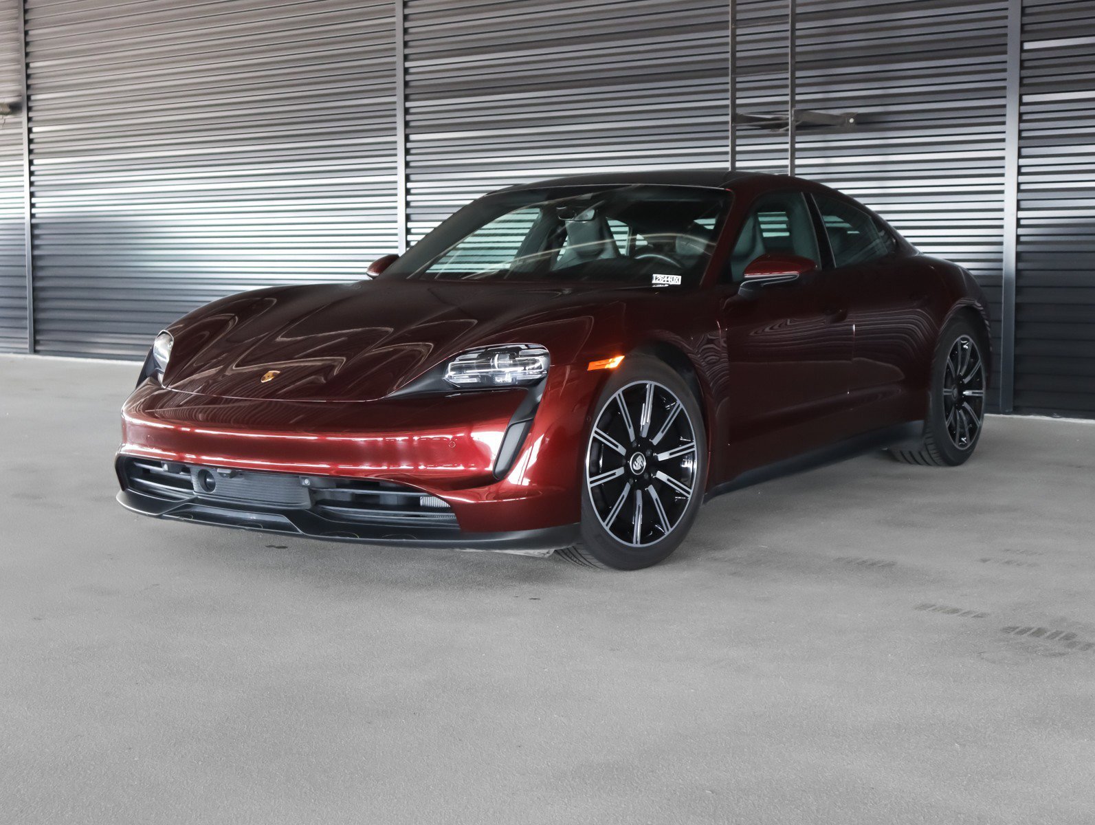 2023 Porsche Taycan -'s photo