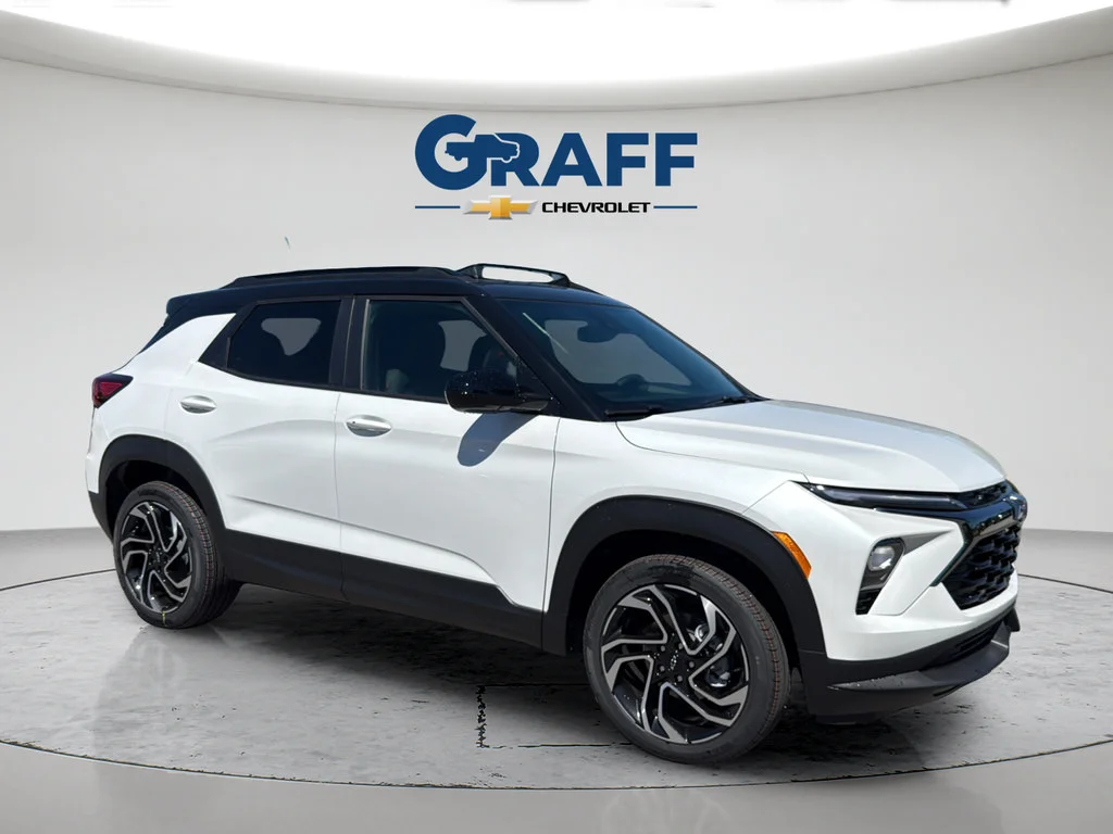 New 2026 Iridescent Pearl Tricoat Chevrolet RS image 16