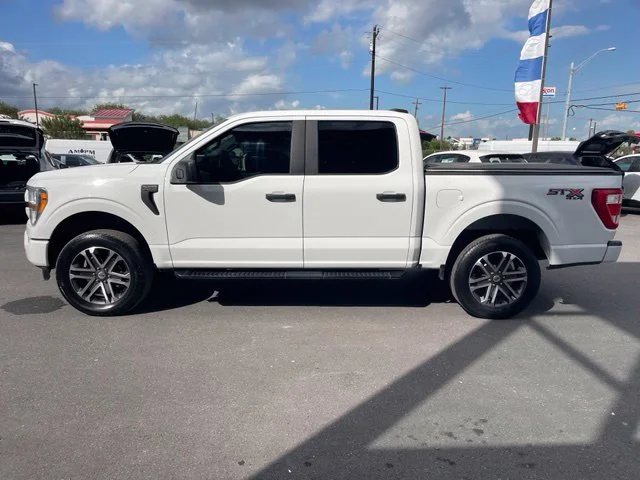 Used 2022 White Ford XL image 4