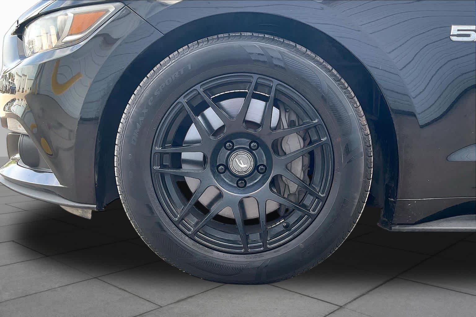 Used 2017 Shadow Black Ford GT Premium image 11