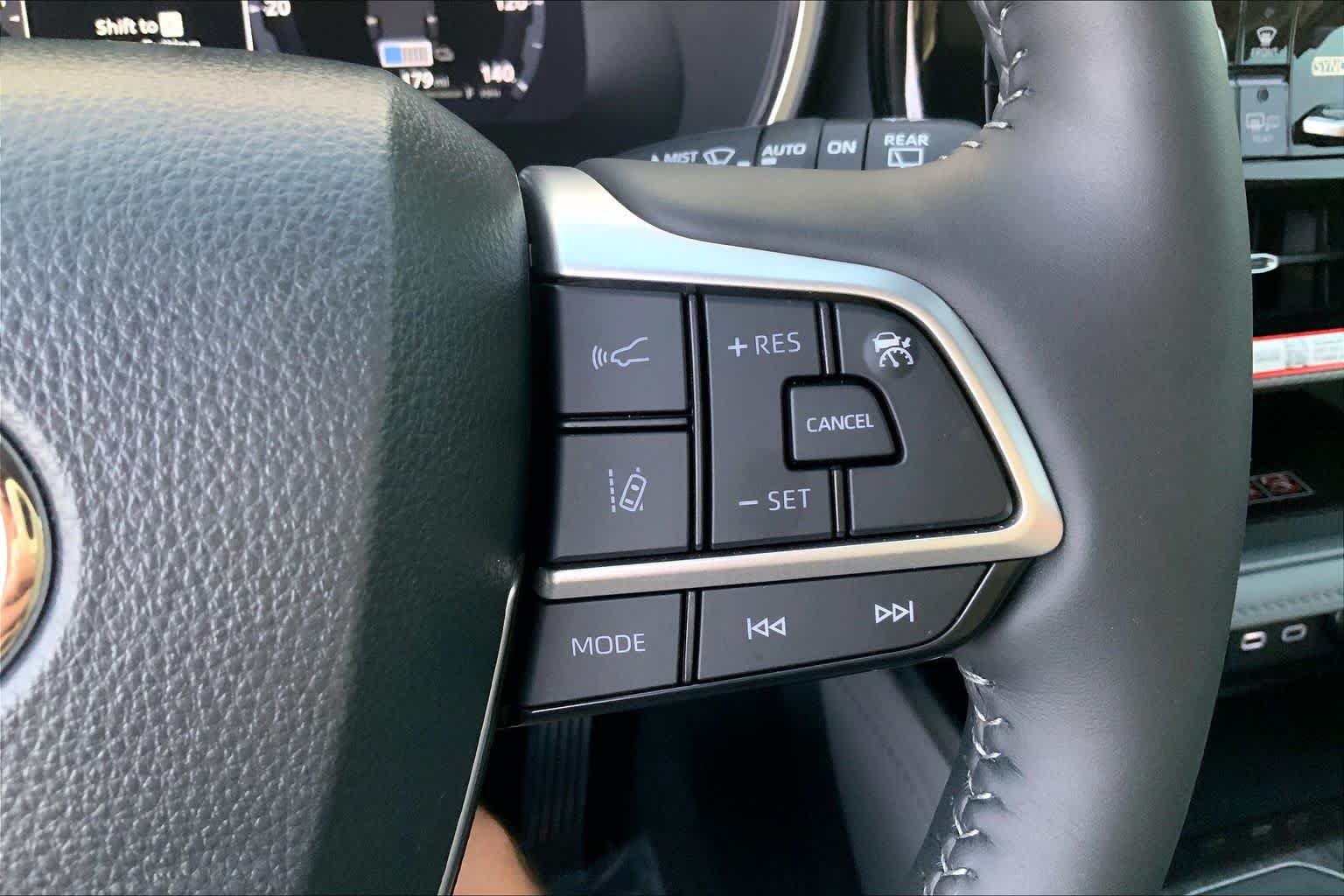 Used 2026 Wind Chill Pearl Toyota Hybrid Platinum image 24
