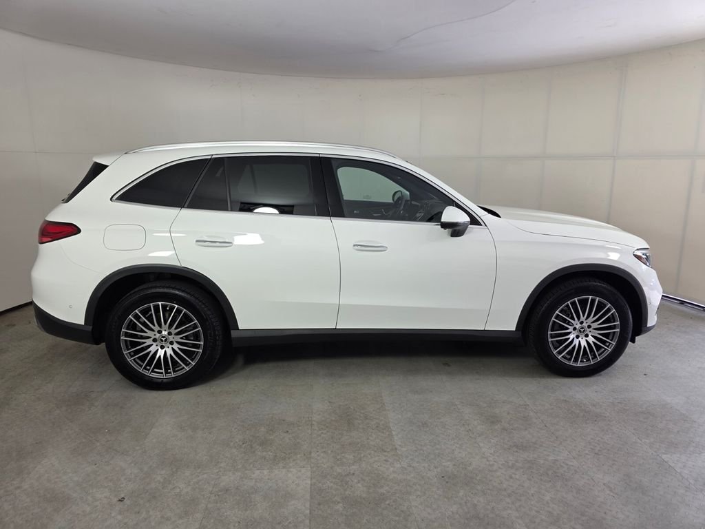 Certified Used 2025 White Mercedes-Benz GLC 300 image 3