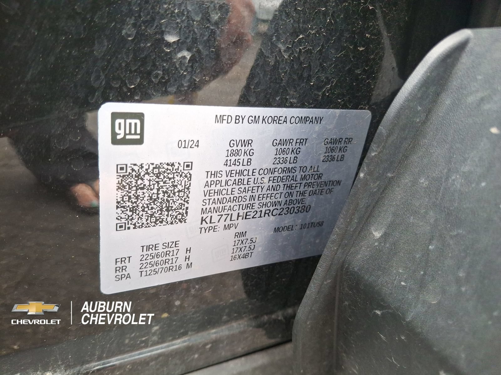 Used 2024 Mosaic Black Metallic Chevrolet LT image 27