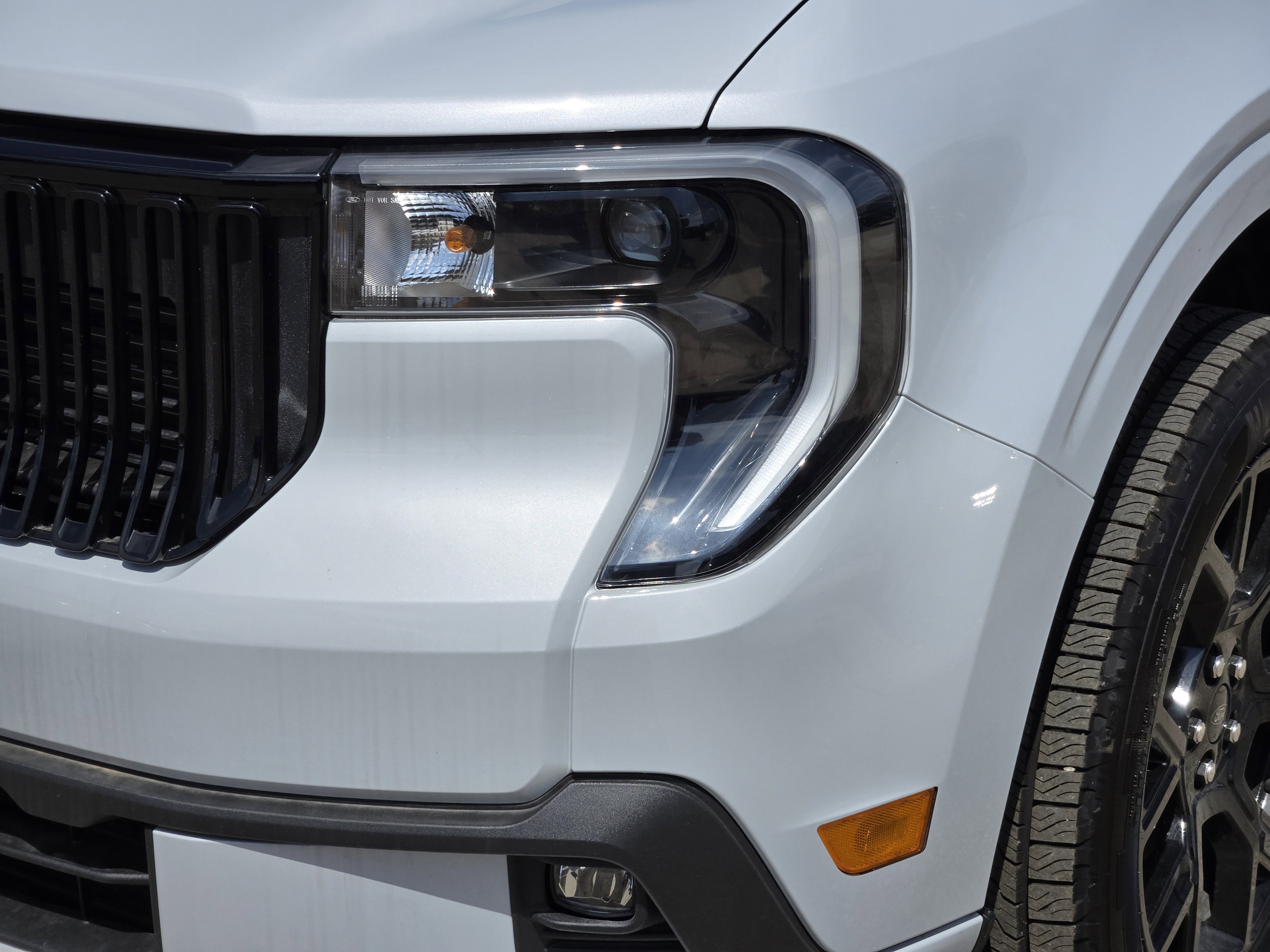 New 2026 Space White Metallic Ford Lobo image 5