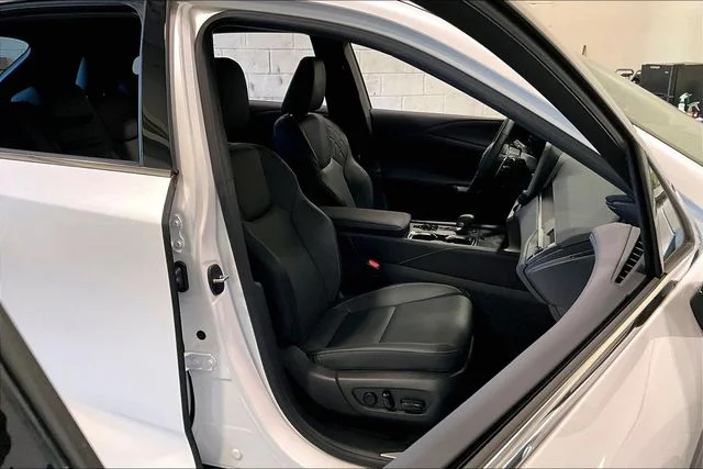 Certified Used 2024 EMINENT WHITE PEARL Lexus 350 Premium image 29