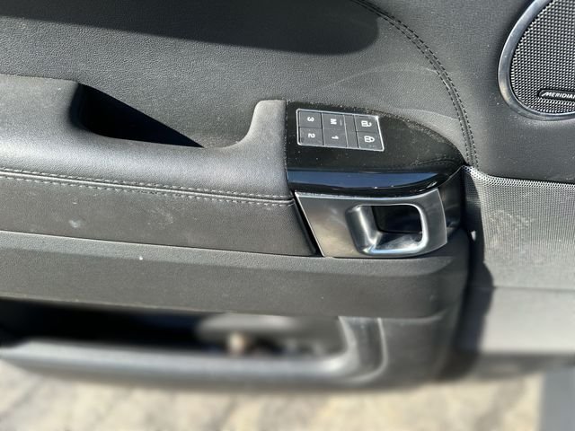 Used 2022 Black Land Rover HSE Silver Edition image 15